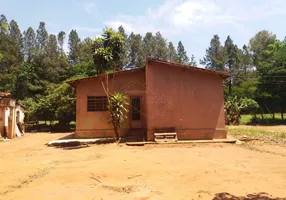 Foto 1 de Fazenda/Sítio para alugar, 216m² em Chacara Flora, Araraquara