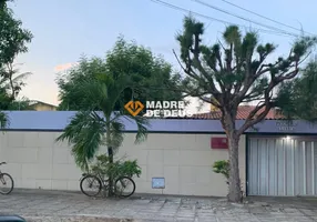 Foto 1 de Casa com 3 Quartos à venda, 240m² em Lagoa Redonda, Fortaleza