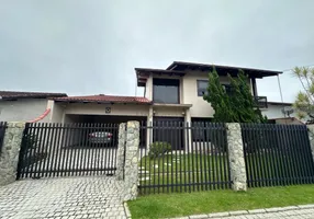 Foto 1 de Sobrado com 3 Quartos à venda, 260m² em Jardim Iririú, Joinville