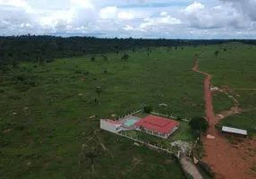 Foto 1 de Fazenda/Sítio com 3 Quartos à venda, 200m² em Centro, Candeias do Jamari