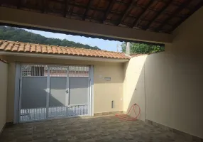 Foto 1 de Casa com 2 Quartos à venda, 58m² em Vera Cruz, Mongaguá