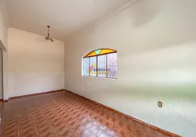 Foto 1 de Casa com 3 Quartos à venda, 224m² em Danilo Passos, Divinópolis