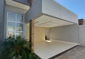 Foto 1 de Casa com 3 Quartos à venda, 240m² em Jardim Belvedere, Caldas Novas