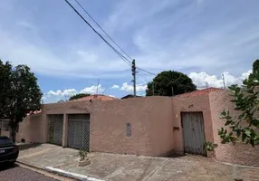 Foto 1 de Casa com 4 Quartos à venda, 357m² em Jardim Cuiabá, Cuiabá