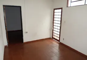 Foto 1 de Casa com 2 Quartos para alugar, 50m² em Vila Mariana, Ribeirão Preto