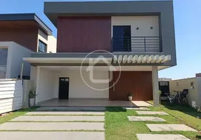 Foto 1 de Sobrado com 4 Quartos à venda, 210m² em Condomínio Belvedere, Cuiabá