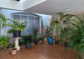 Foto 1 de Sobrado com 3 Quartos à venda, 219m² em Vila Hamburguesa, São Paulo