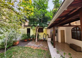 Foto 1 de Casa com 3 Quartos à venda, 280m² em Lourdes, Vitória