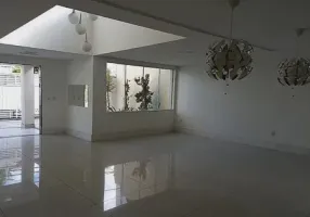 Foto 1 de Sobrado com 3 Quartos à venda, 210m² em Brooklin, São Paulo