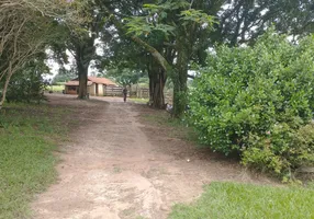 Foto 1 de Fazenda/Sítio com 3 Quartos à venda, 200m² em Area Rural de Tatui, Tatuí