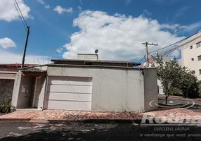 Foto 1 de Casa com 3 Quartos à venda, 180m² em Segismundo Pereira, Uberlândia