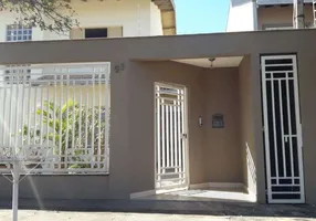 Foto 1 de Casa com 3 Quartos à venda, 253m² em Messiânico, Londrina