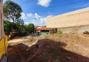 Foto 1 de Lote/Terreno à venda, 180m² em São Mateus, Contagem
