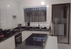 Foto 1 de Sobrado com 3 Quartos à venda, 111m² em Vila Helena, Santo André