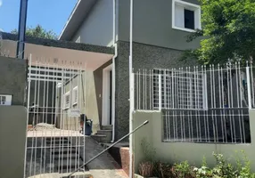 Foto 1 de Sobrado com 3 Quartos à venda, 116m² em Vila Universitária, São Paulo