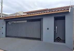 Foto 1 de Casa com 3 Quartos à venda, 103m² em Rocas, Natal