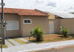 Foto 1 de Casa de Condomínio com 2 Quartos à venda, 50m² em Fazenda São Domingos, Goiânia