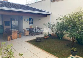 Foto 1 de Casa com 3 Quartos à venda, 180m² em Bosque dos Buritis, Uberlândia