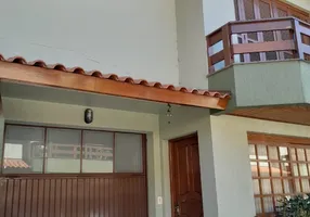 Foto 1 de Sobrado com 3 Quartos à venda, 145m² em Cinquentenário, Caxias do Sul