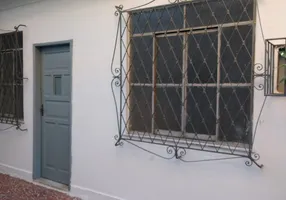 Foto 1 de Casa com 2 Quartos para alugar, 60m² em Bangu, Rio de Janeiro