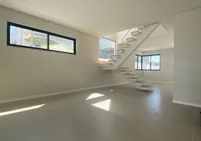 Foto 1 de Casa com 3 Quartos à venda, 126m² em Carianos, Florianópolis