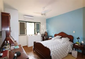 Foto 1 de Casa com 4 Quartos à venda, 250m² em Campo Belo, São Paulo