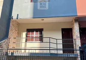 Foto 1 de Casa com 2 Quartos para venda ou aluguel, 130m² em Miramar, Macaé