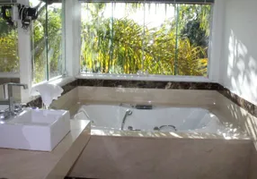 Foto 1 de Casa de Condomínio com 3 Quartos à venda, 200m² em Itaipava, Petrópolis