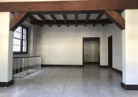 Foto 1 de Imóvel Comercial com 4 Quartos para alugar, 256m² em Centro, Petrópolis