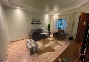 Foto 1 de Sobrado com 3 Quartos à venda, 220m² em Vila Camilopolis, Santo André