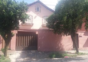 Foto 1 de Casa com 3 Quartos para alugar, 282m² em Nazaré, Belo Horizonte