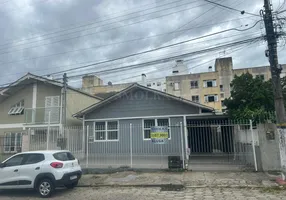 Foto 1 de Casa com 3 Quartos para alugar, 162m² em Abraão, Florianópolis