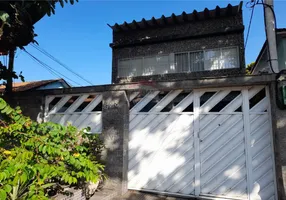 Foto 1 de Casa com 3 Quartos à venda, 280m² em Braz de Pina, Rio de Janeiro