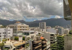 Foto 1 de Apartamento com 4 Quartos à venda, 201m² em Leblon, Rio de Janeiro