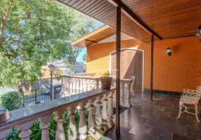 Foto 1 de Casa com 4 Quartos à venda, 350m² em Vista Alegre, Curitiba