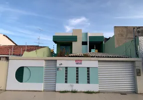 Foto 1 de Casa com 4 Quartos à venda, 315m² em Jabotiana, Aracaju