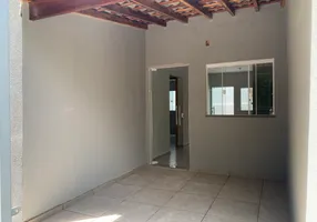 Foto 1 de Casa com 2 Quartos para alugar, 64m² em Jardim das Palmeiras, Cuiabá