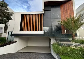 Foto 1 de Casa com 4 Quartos à venda, 241m² em Residencial Alphaville, Anápolis