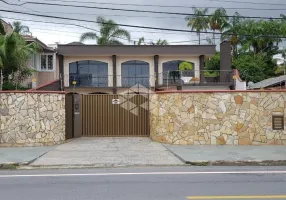 Foto 1 de Casa com 4 Quartos à venda, 560m² em Santo Antônio, Joinville