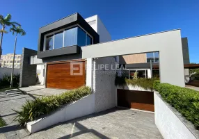 Foto 1 de Casa com 4 Quartos à venda, 900m² em Coqueiros, Florianópolis