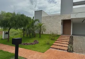 Foto 1 de Casa de Condomínio com 5 Quartos para alugar, 230m² em Granja Marileusa , Uberlândia
