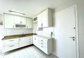 Foto 1 de Apartamento com 3 Quartos à venda, 130m² em Imbetiba, Macaé