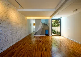 Foto 1 de Casa com 3 Quartos à venda, 162m² em Vila Madalena, São Paulo