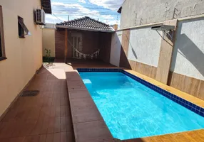 Foto 1 de Casa com 4 Quartos à venda, 268m² em Jardim São José, Goiânia