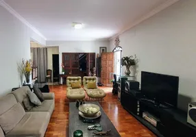 Foto 1 de Casa com 5 Quartos à venda, 428m² em Santo Antônio, Belo Horizonte