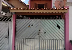Foto 1 de Casa com 2 Quartos à venda, 91m² em VILA IASE, Taboão da Serra