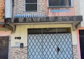 Foto 1 de Casa com 4 Quartos para alugar, 90m² em Dias Macedo, Fortaleza