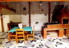 Foto 1 de Casa com 4 Quartos à venda, 300m² em Monte Castelo, Juiz de Fora