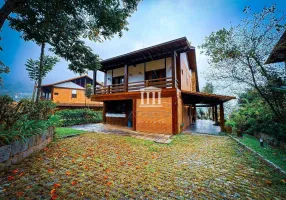 Foto 1 de Casa de Condomínio com 5 Quartos à venda, 323m² em Carlos Guinle, Teresópolis