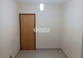 Foto 1 de Apartamento com 2 Quartos à venda, 50m² em Vigilato Pereira, Uberlândia